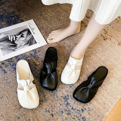 👣Mules plates à découpes