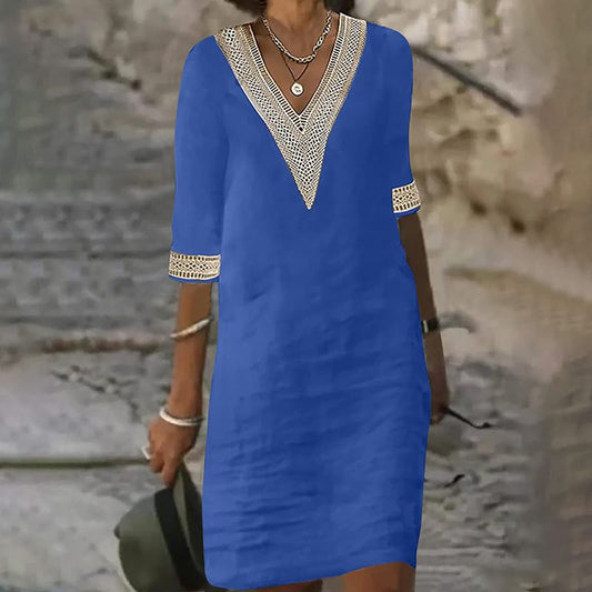 Robe en coton et lin avec col en V et bordure en dentelle