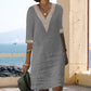 Robe en coton et lin avec col en V et bordure en dentelle