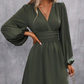 Robe portefeuille tendance pour femme avec col en V, taille empire et manches lanternes